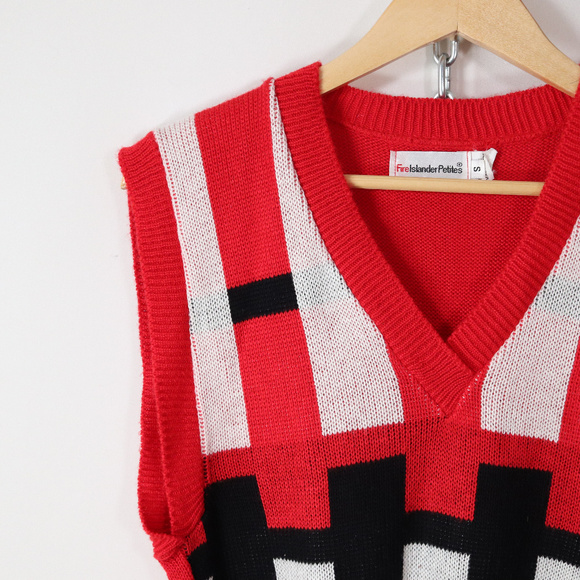 ❌SOLD❌vintage 70s geometric sleeveless sweater top - Picture 6 of 7